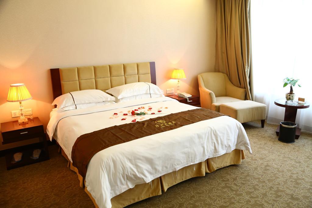 Long Zhou Grand Hotel Guangzhou Kamer foto
